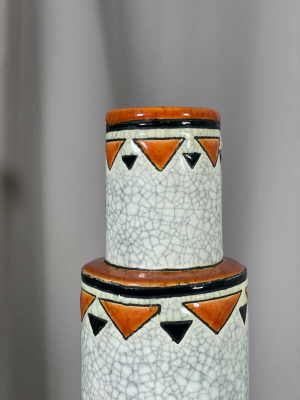 Catteau vase à décor géométrique