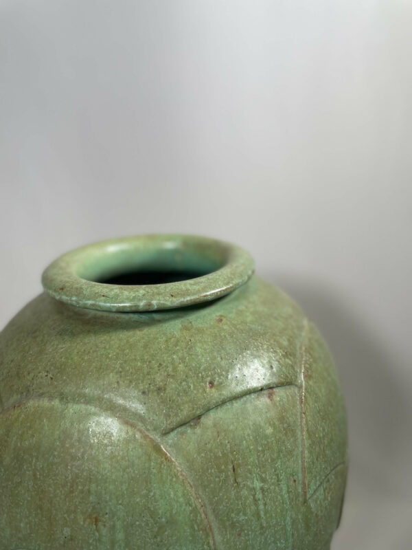 Imposant vase en grès art Déco à décor tribal
