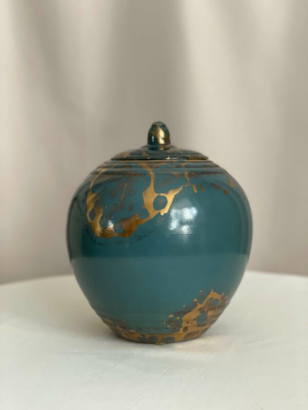 Lucien Brisdoux, pot couvert en céramique bleu vert or